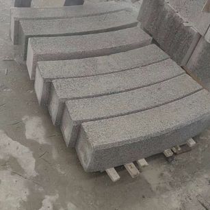 达州芝麻白弧形路牙石