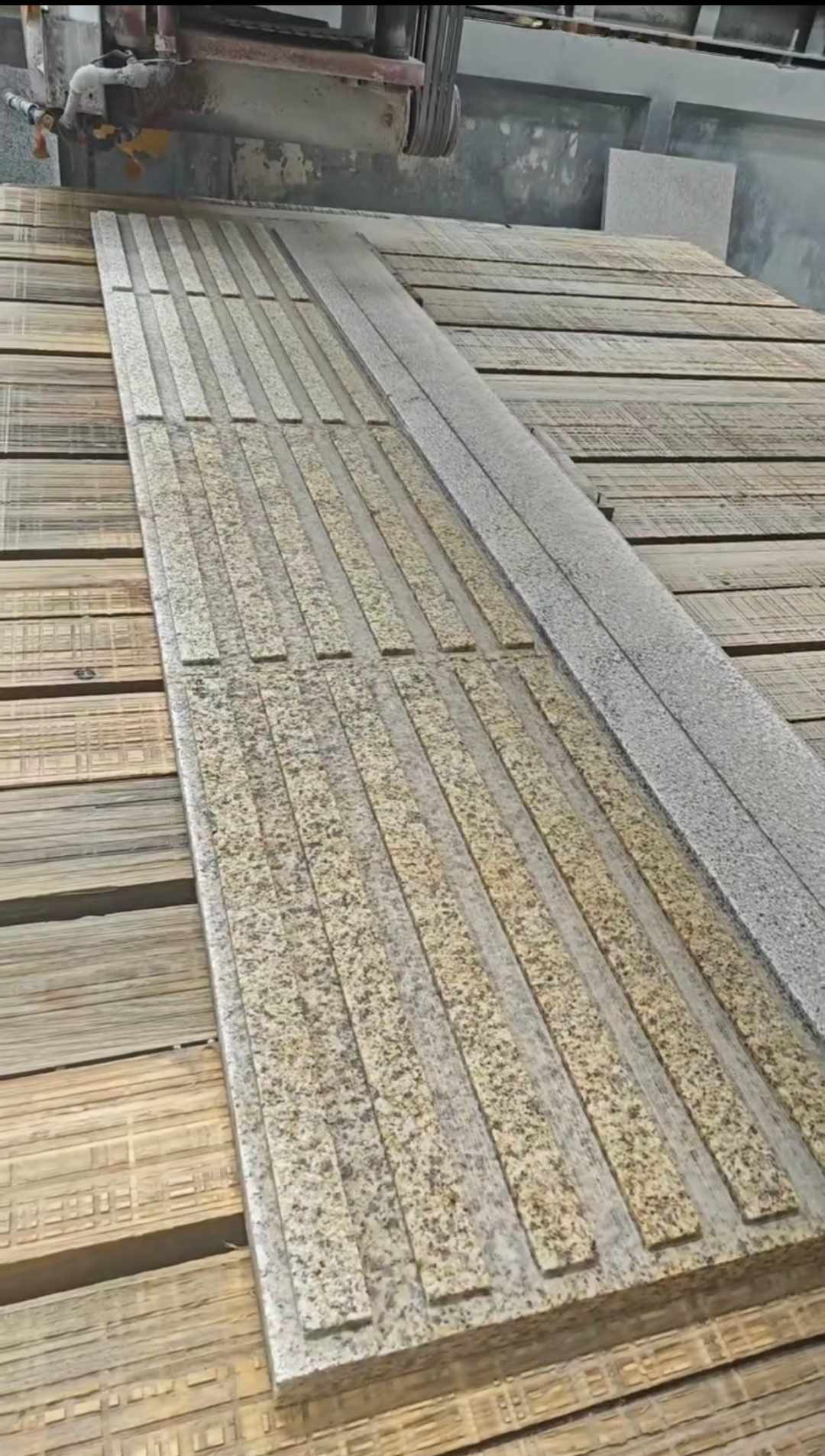 达州黄金麻盲道石 盲条