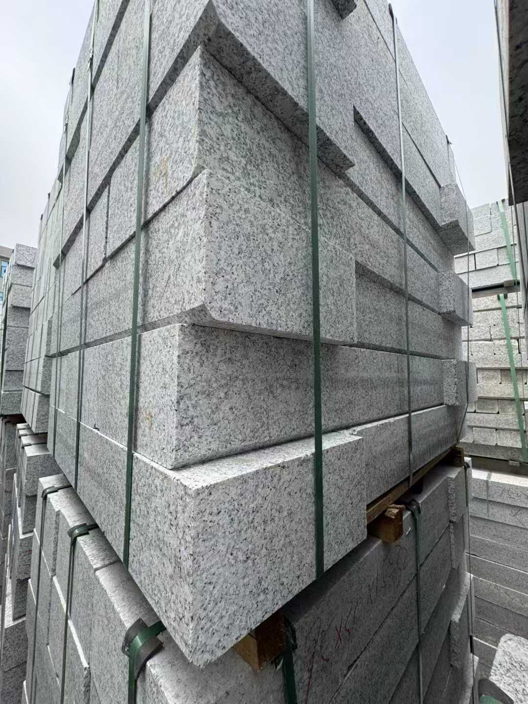 达州芝麻白路牙石 马路牙子